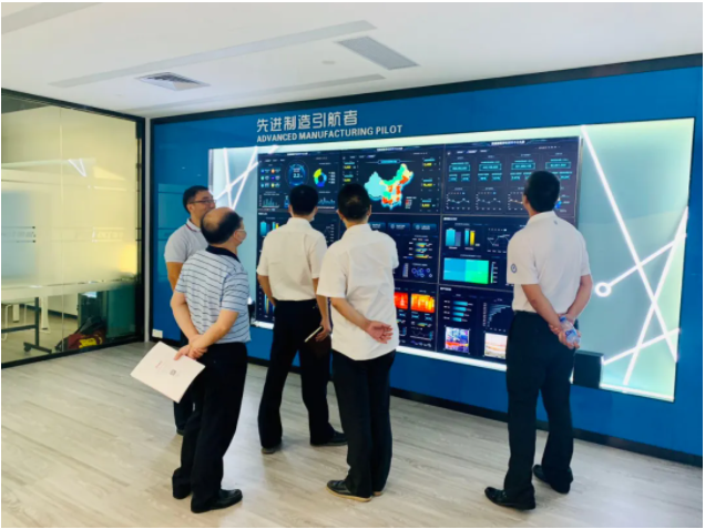 热烈欢迎宝安区工信局、科技局领导一行莅临普菲特考察指导